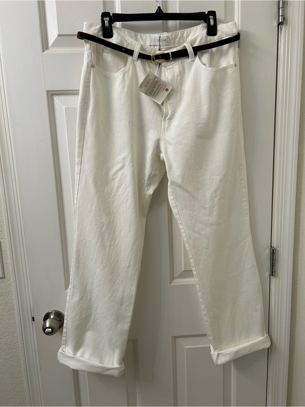 NWT Zara White Jeans with Dark Brown Suede Belt & Gold Buckle